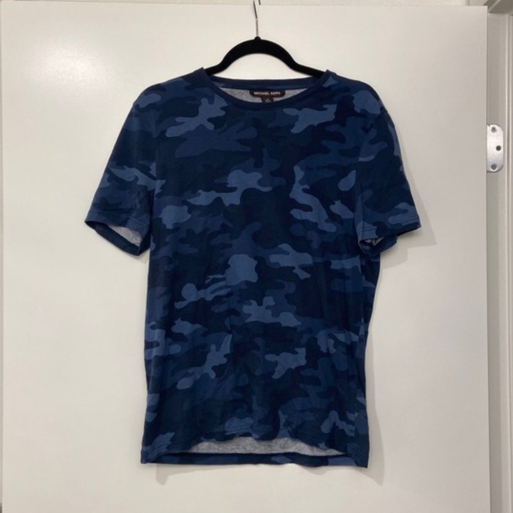 ✨Blue camo Michael kors t shirt